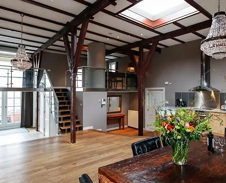 Short Group Leidsesquare Luxury Hotel