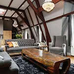 Short Group Leidsesquare Luxury